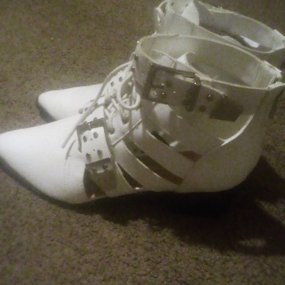 Riley Ankle Boot - Picture 4 of 4